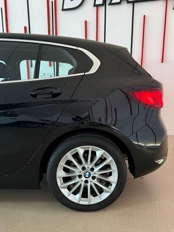 Usado BMW 116 Sport Line 116 CV (85 kW) 2022 Negro Utilitario