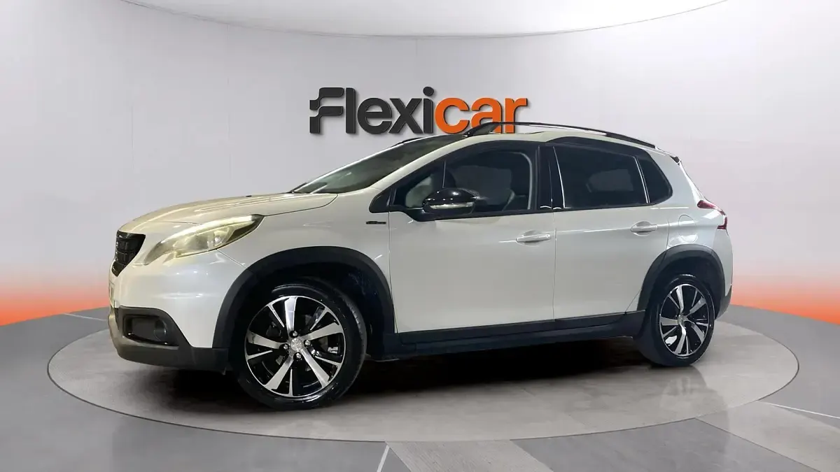 Usado Peugeot 2008 GT-line 120 CV (88 kW) 2017 Blanco SUV