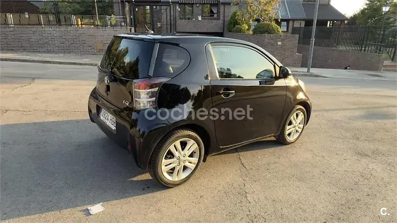 Usado Toyota iQ Multidrive S 98 CV (72 kW) 2011 Negro Utilitario