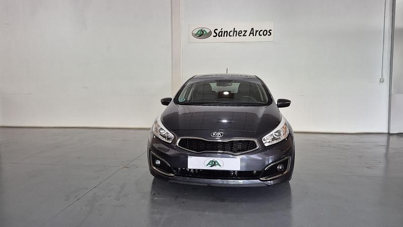 Usado Kia Ceed 120 CV (88 kW) 2015 Gris Utilitario