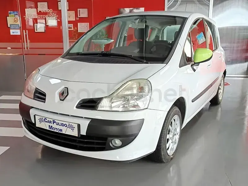 Usado Renault Grand Modus Dynamique 75 CV (55 kW) 2010 Blanco Monovolumen
