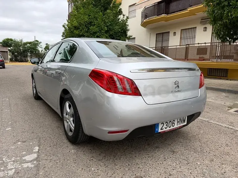 Usado Peugeot 508 Active 115 CV (84 kW) 2014 Gris / plata Berlina