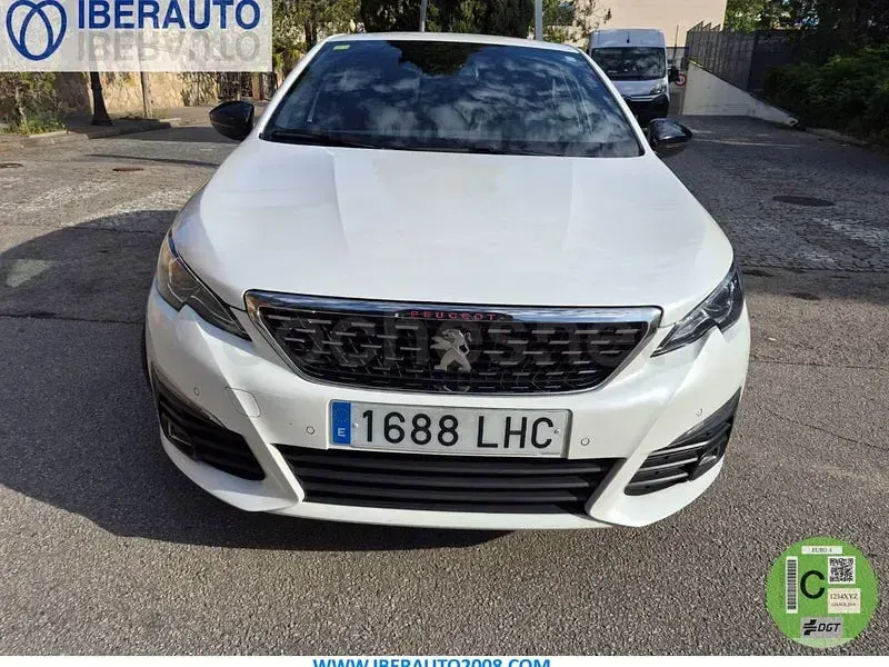 Usado Peugeot 308 GT-line 130 CV (95 kW) 2020 Blanco Berlina