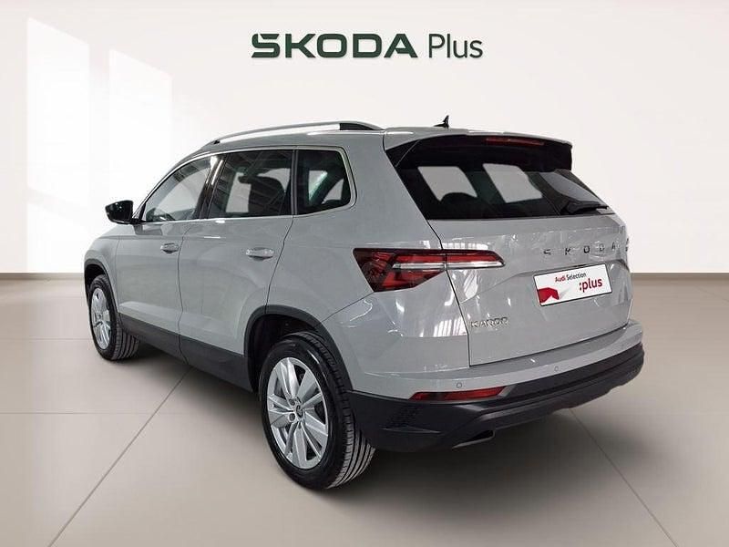 Usado Skoda Karoq Selection 150 CV (110 kW) 2025 Gris / plata SUV