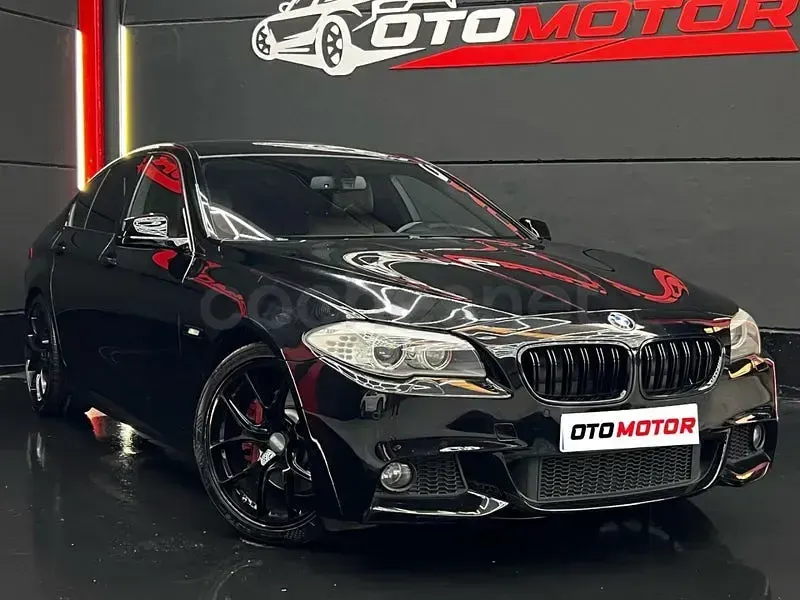 Usado BMW 530 Comfort Edition 258 CV (189 kW) 2012 Negro Berlina