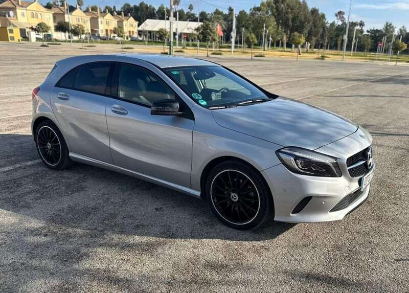 Plateado Usado 2017 Mercedes A200 Utilitario | 19.600 € (Precio justo) - Imagen 1/4