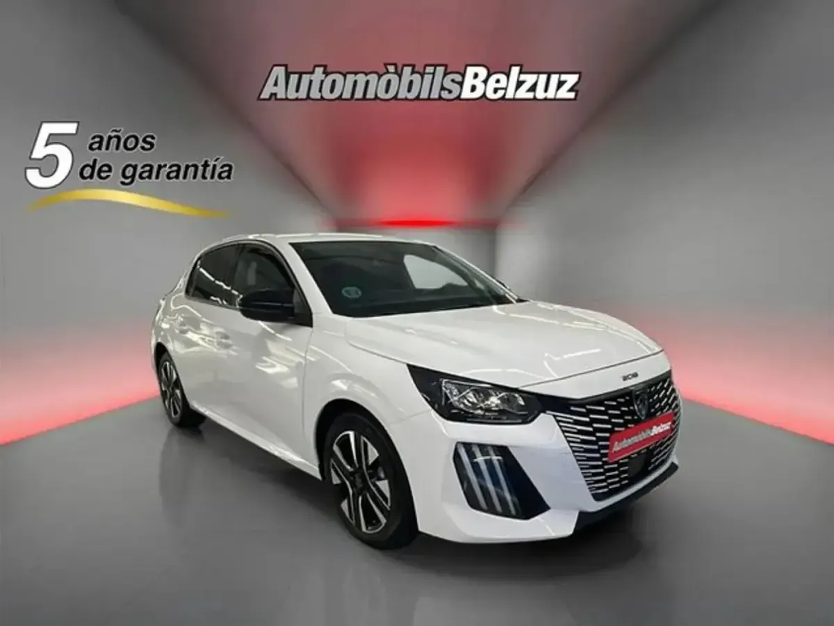 Usado Peugeot 208 Allure 102 CV (75 kW) 2025 Blanco Utilitario