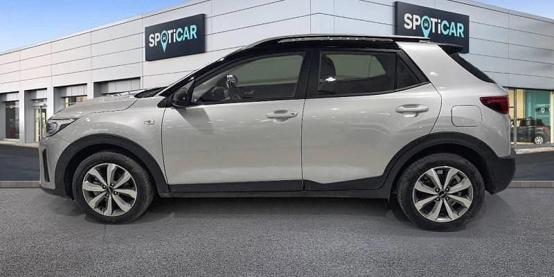 Usado Kia Stonic 84 HP (61 kW) 2023 Cinzento SUV