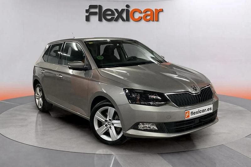 Gris Usado 2018 Skoda Fabia Ambition Utilitario | 10.970 € (Precio justo) - Imagen 1/4
