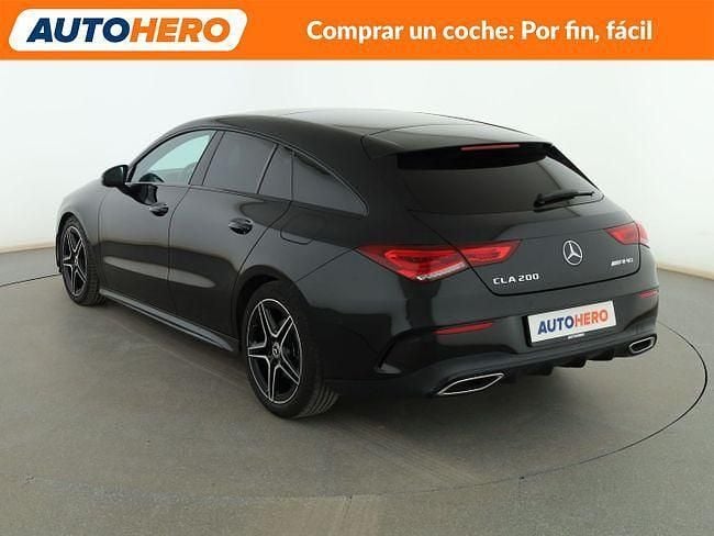 Usado Mercedes CLA200 Shooting Brake AMG line 150 CV (110 kW) 2022 Negro Familiar