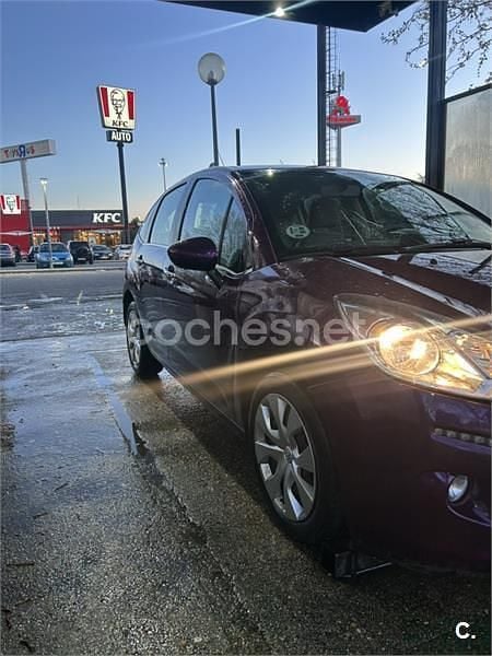 Usado Citroën C3 Attraction 68 CV (50 kW) 2015 Violeta / lila Berlina