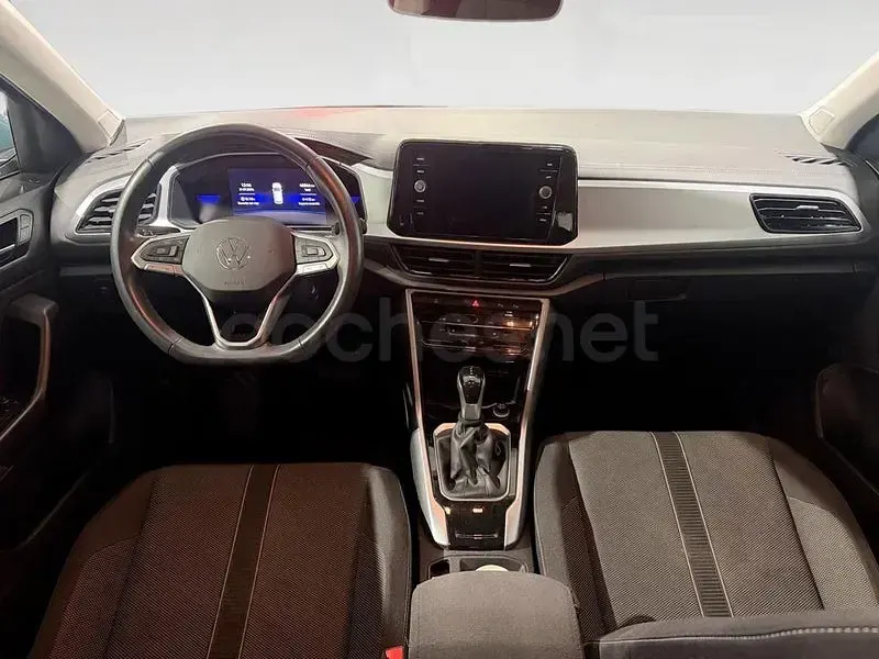 Usado VW T-Roc Life 150 CV (110 kW) 2023 Gris / plata SUV