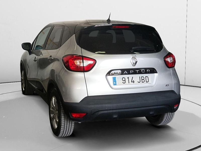 Usado Renault Captur Intens 90 CV (66 kW) 2014 Gris SUV