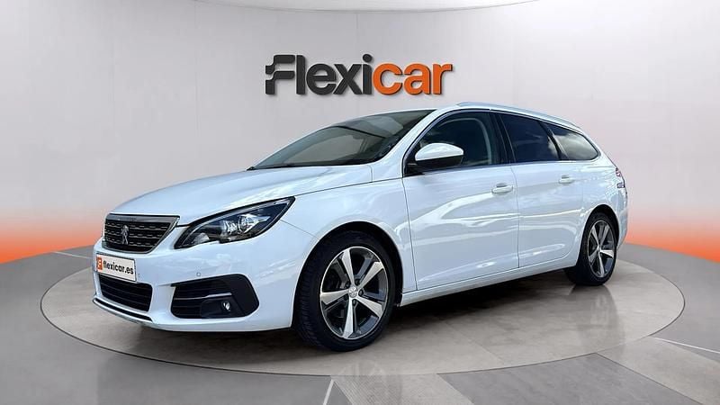 Usado Peugeot 308 SW Allure 130 CV (95 kW) 2019 Blanco Familiar