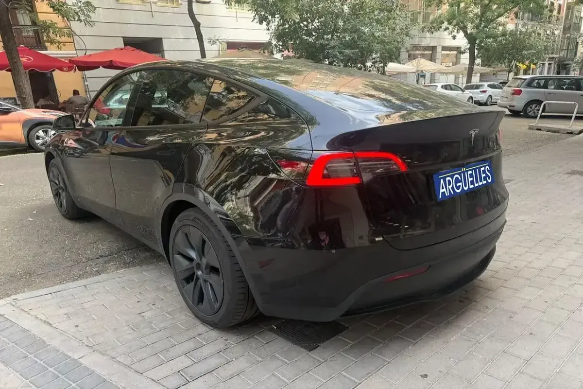 Usado Tesla Model Y 219 kW (299 CV) 2025 Negro SUV
