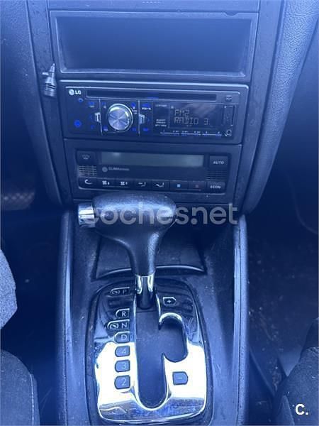 Usado VW Golf IV Highline 130 CV (95 kW) 2003 Gris / plata Berlina