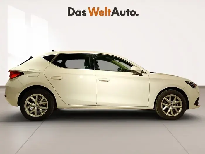Usado Seat Leon Style 116 CV (85 kW) 2024 Blanco