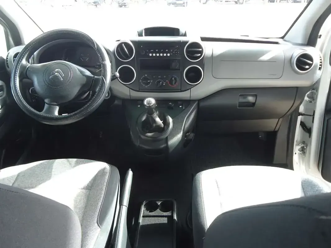 Usado Citroën Berlingo Live 102 CV (75 kW) 2018 Blanco Monovolumen