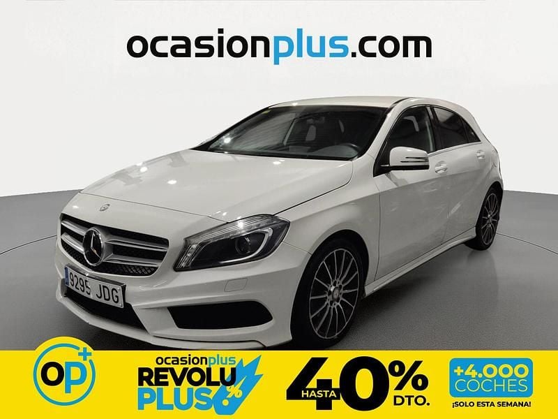 Usado Mercedes A180 AMG line 109 CV (80 kW) 2015 Blanco Utilitario