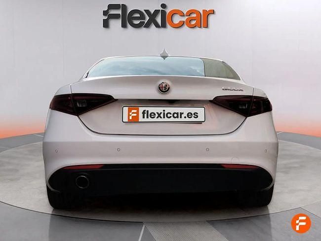 Usado Alfa Romeo Giulia Executive 160 CV (117 kW) 2019 Blanco Berlina