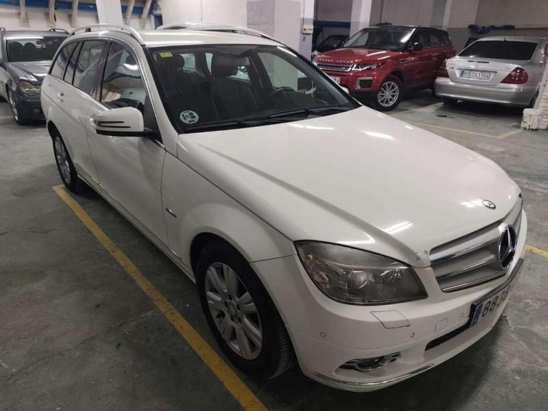 Usado Mercedes C220 Elegance 170 CV (125 kW) 2010 Blanco Berlina