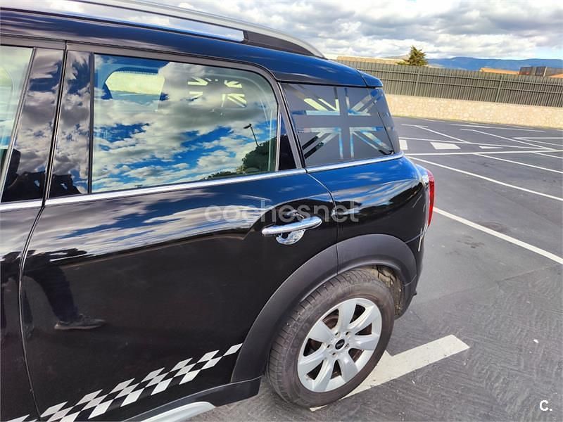 Usado Mini One D Countryman 116 CV (85 kW) 2019 Negro SUV