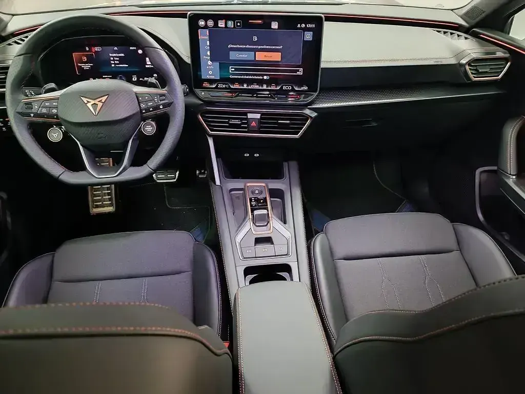 Nuevo Cupra Leon 204 CV (150 kW) 2025 Gris / plata Berlina