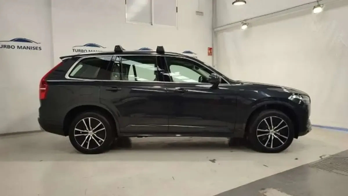 Käytetty Volvo XC90 Momentum 235 HP (172 kW) 2020 Harmaa Katumaasturi