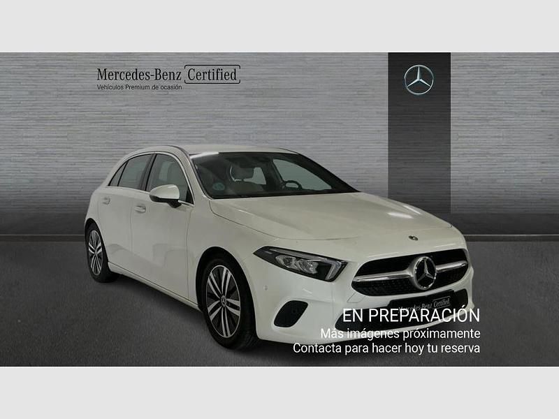 Usado Mercedes A180 Progressive 136 CV (100 kW) 2022 Amarillo sol estándar Utilitario