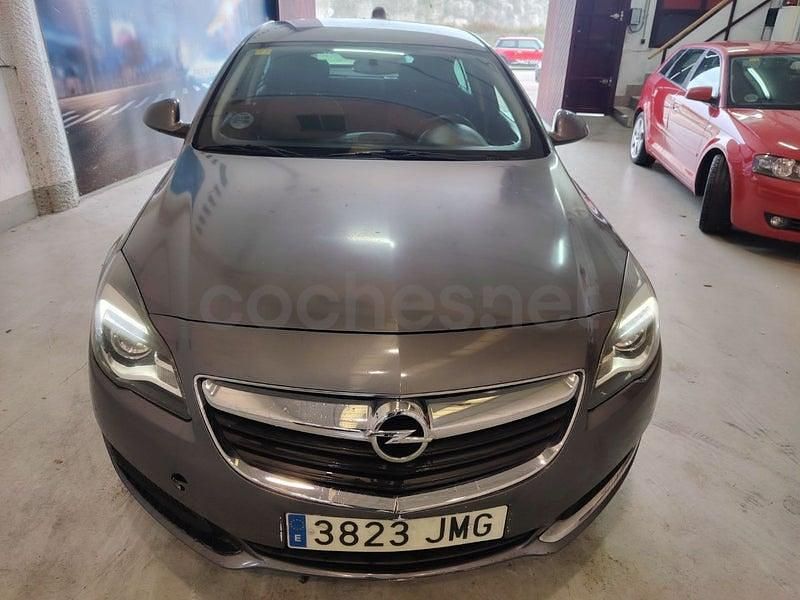 Usado Opel Insignia Selective 136 CV (100 kW) 2016 Gris / plata Berlina