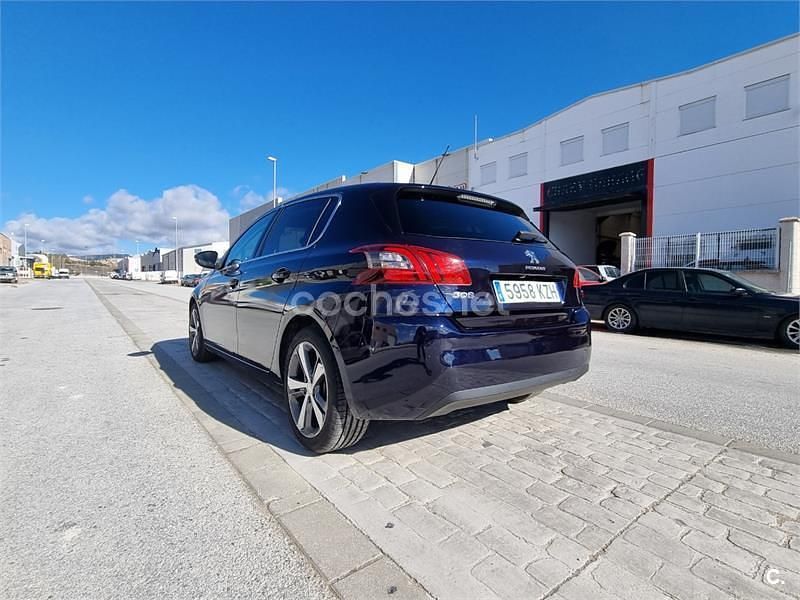 Usado Peugeot 308 130 CV (95 kW) 2019 Azul Berlina