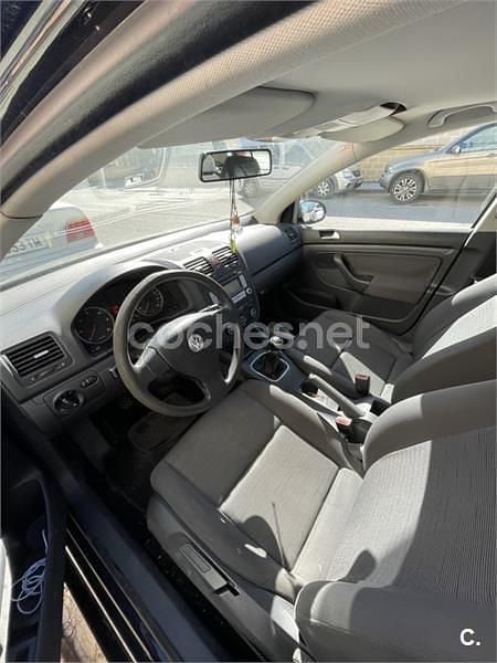 Usado VW Golf IV Trendline 105 CV (77 kW) 2006 Negro Berlina