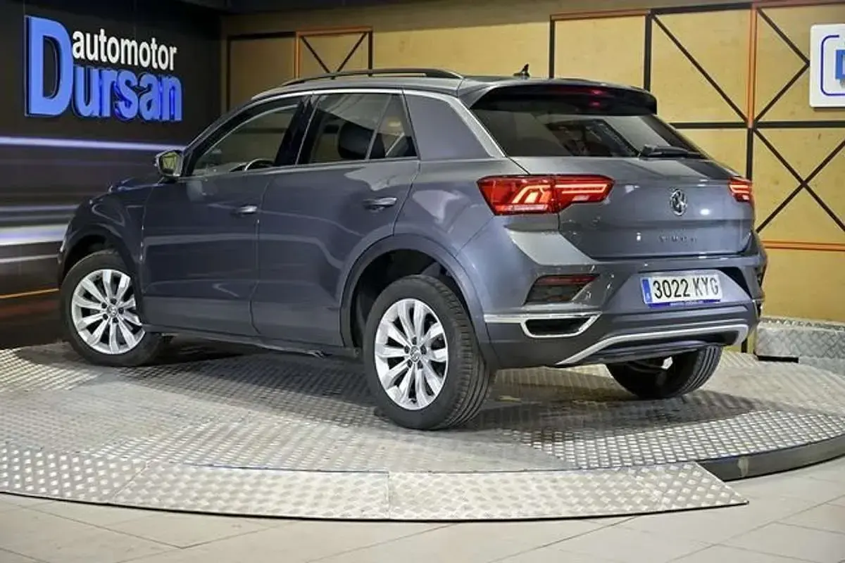 Usado VW T-Roc Advance 116 CV (85 kW) 2019 Gris SUV