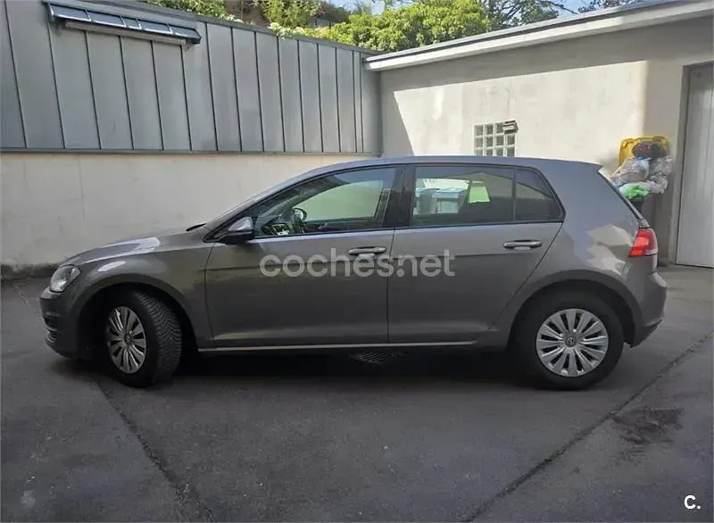 Usado VW Golf VII Edition 105 CV (77 kW) 2014 Gris / plata Berlina