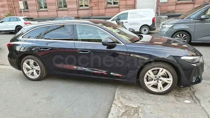 Usado Audi A5 Advanced 150 CV (110 kW) 2025 Negro Familiar
