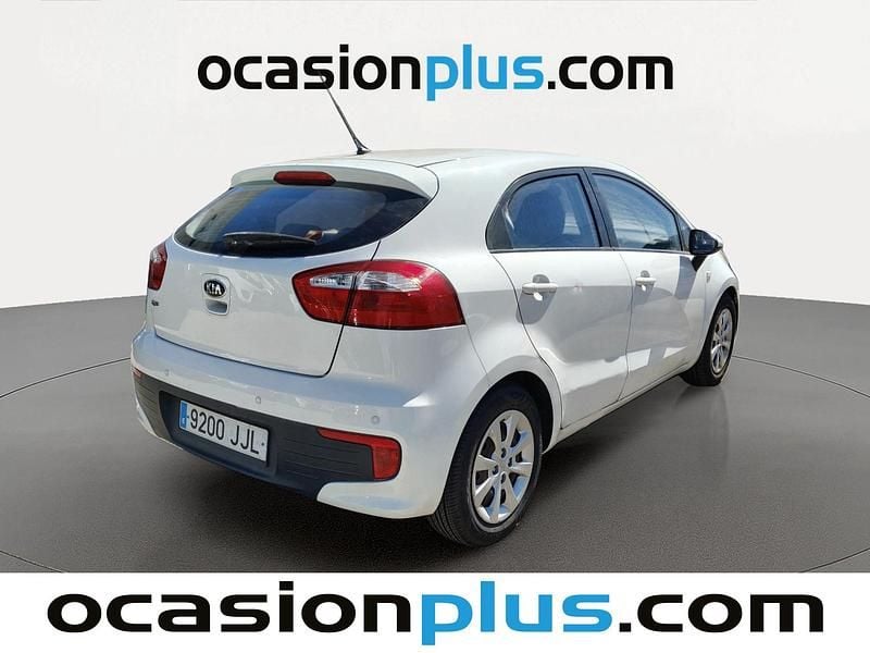 Usado Kia Rio 84 CV (61 kW) 2015 Blanco Utilitario