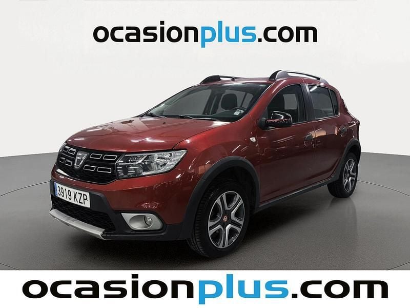 Usado Dacia Sandero 90 CV (66 kW) 2019 Rojo Utilitario