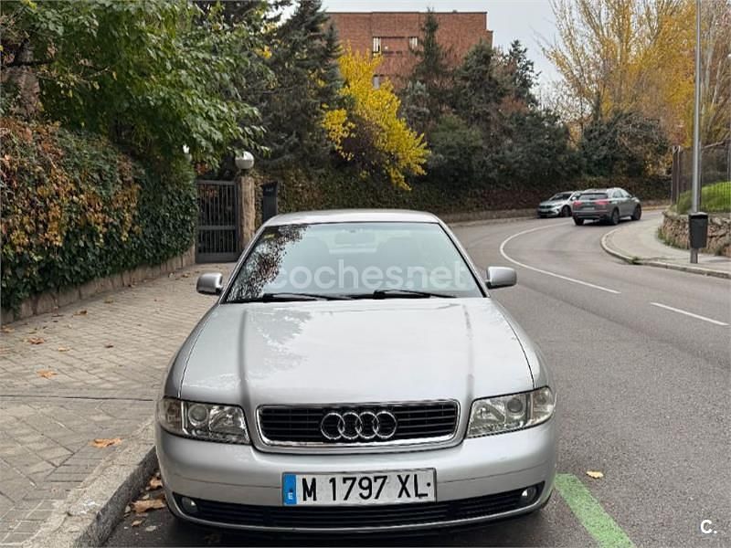 Gris / plata Usado 1999 Audi A4 Berlina | 3600 € - Imagen 1/4