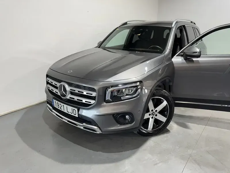 Usado Mercedes GLB200 150 CV (110 kW) 2020 Gris / plata SUV