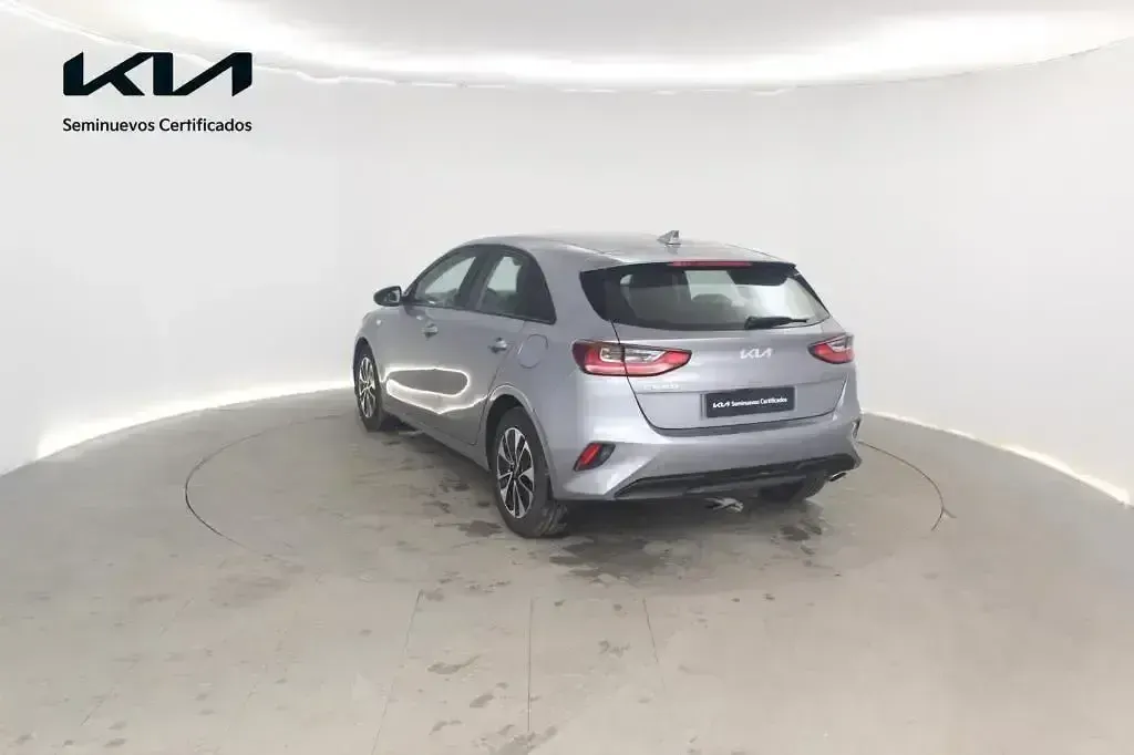 Usado Kia Ceed 100 CV (73 kW) 2025 Gris Utilitario