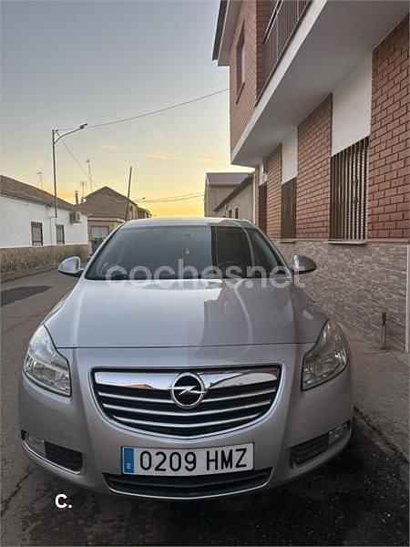 Usado Opel Insignia Selective 130 CV (95 kW) 2012 Gris / plata Berlina