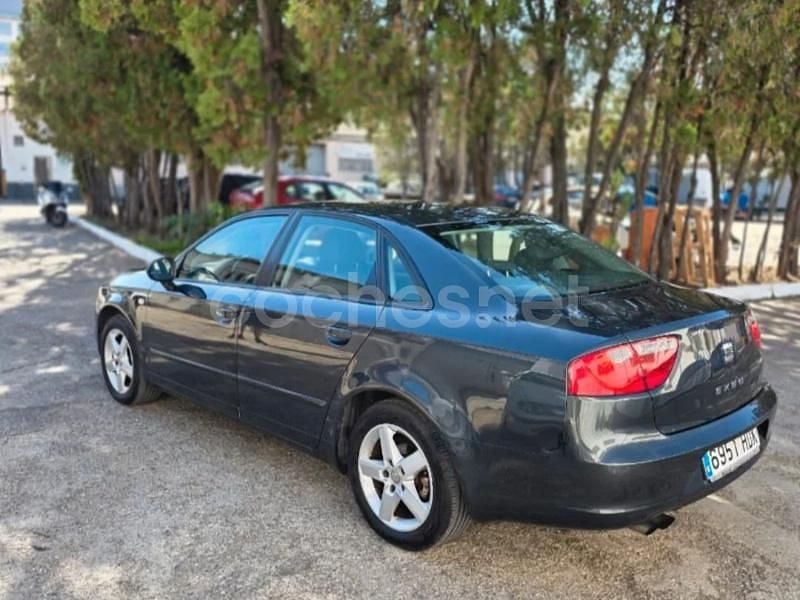 Usado Seat Exeo Reference 120 CV (88 kW) 2011 Negro Berlina