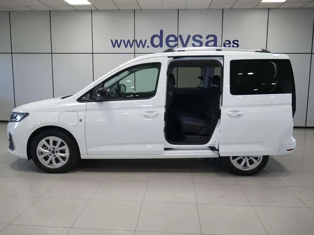 Nuevo Ford Tourneo Connect Titanium 150 CV (110 kW) 2026 Blanco Monovolumen