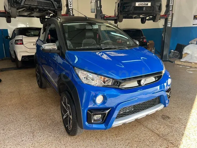Usado Aixam Crossover Premium Premium 2022 Azul Berlina