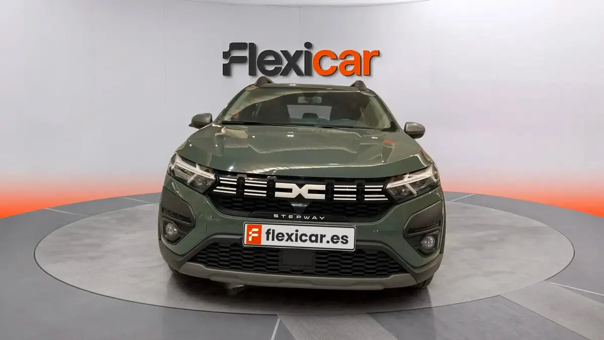 Usado Dacia Sandero Essentiel 91 CV (66 kW) 2023 Verde Berlina