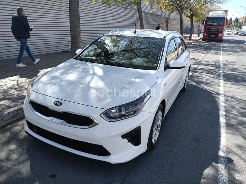 Usado Kia Ceed 136 CV (100 kW) 2021 Blanco Utilitario