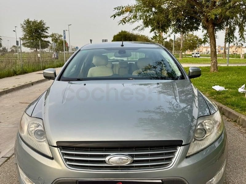 Usado Ford Mondeo Ghia 140 CV (102 kW) 2008 Verde Berlina