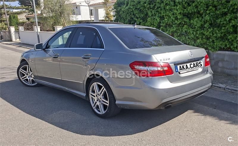 Usado Mercedes E220 Elegance 170 CV (125 kW) 2010 Gris / plata Familiar