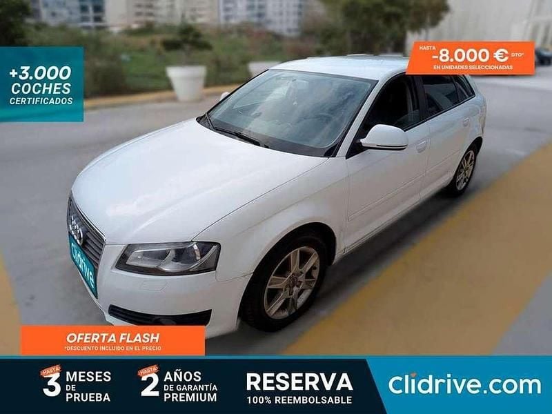 Usado Audi A3 Sportback Attraction 105 CV (77 kW) 2010 Blanco Utilitario
