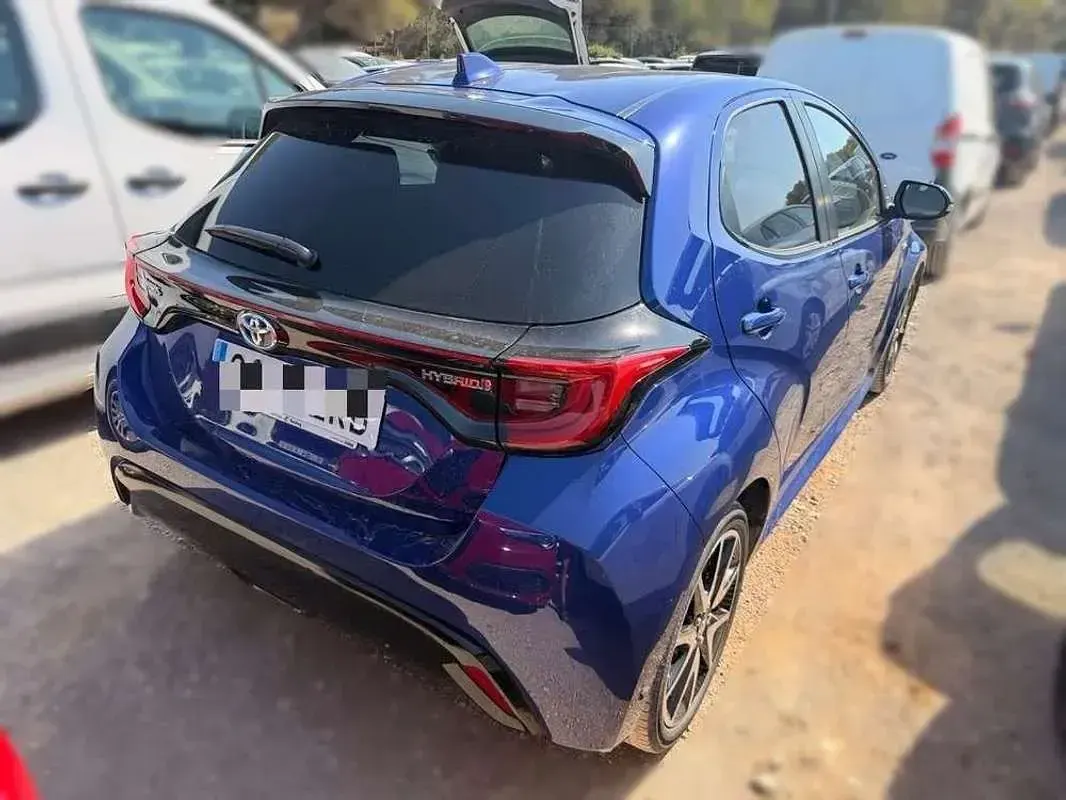 Usado Toyota Yaris Hybrid Style 116 CV (85 kW) 2021 Azul Berlina